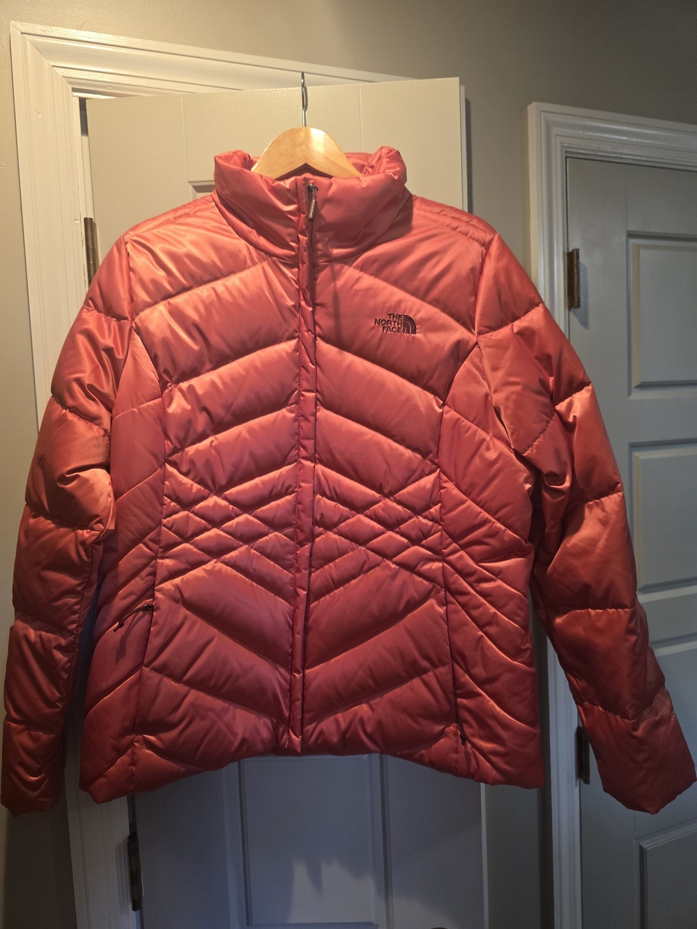 The North Face Women's Coral-Red Insulated Puffer Jacket